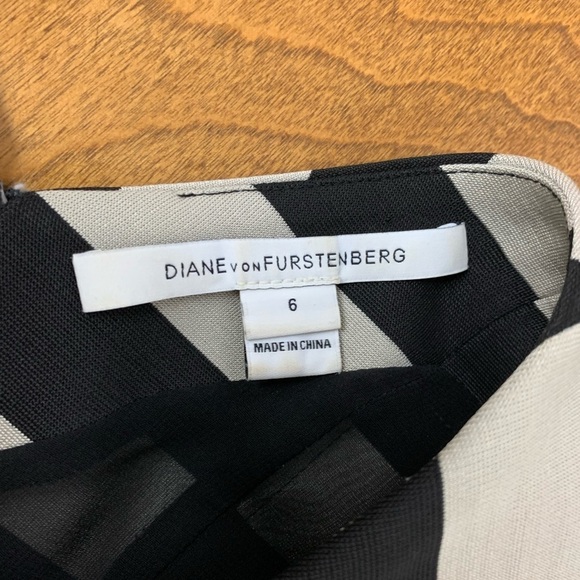 Diane Von Furstenberg Dress Kathleen Stripes Beige Black Sz 6 Short Sleeves DVF - Picture 6 of 11